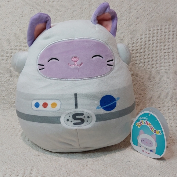 Brielle Squishmallow - Picture 1 of 2